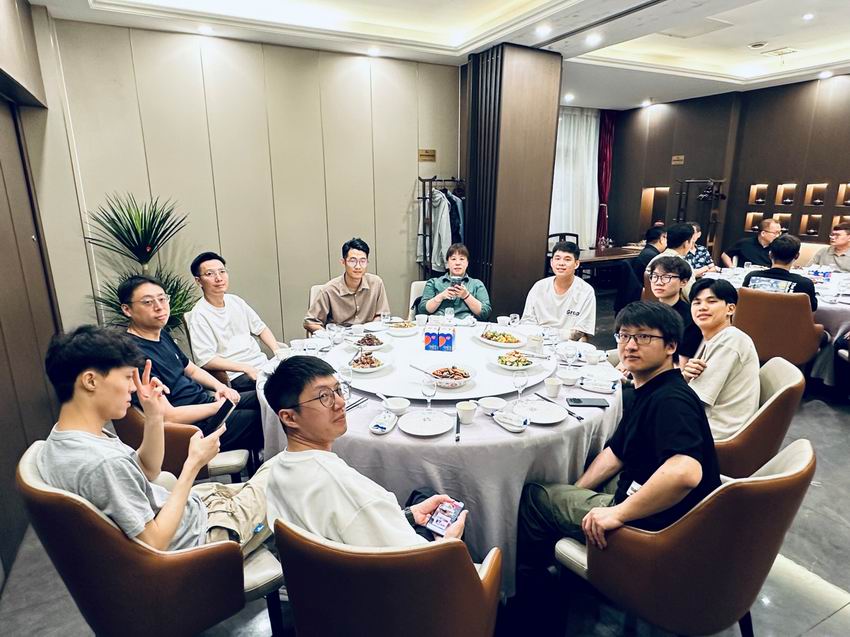 1756791814850351.jpg 3.jpg